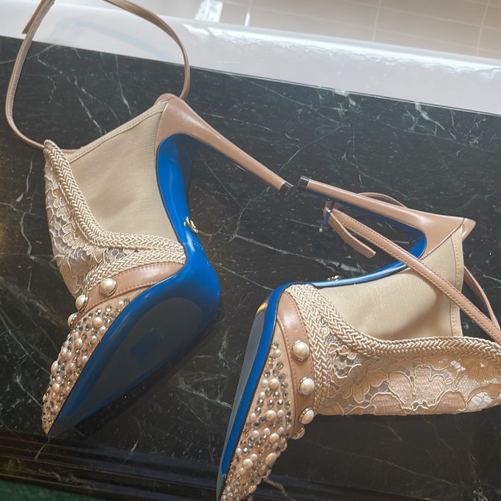 Designer shoes - Picture 6 of 9